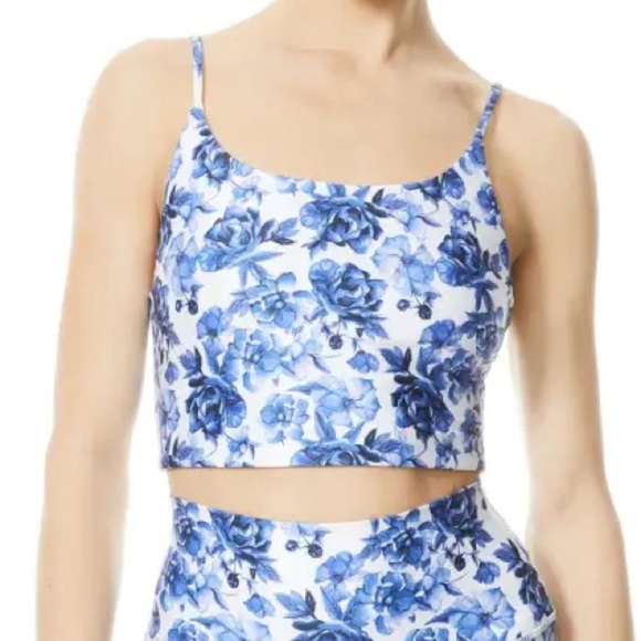 Alice + Olivia Scoop Neck Crop Top in ‘Forget Me Not’ Print - S - Picture 1 of 5